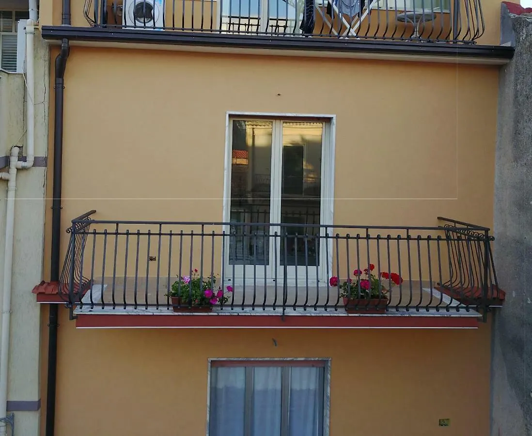 Casa Catena Francavilla di Sicilia 0*,  Italy